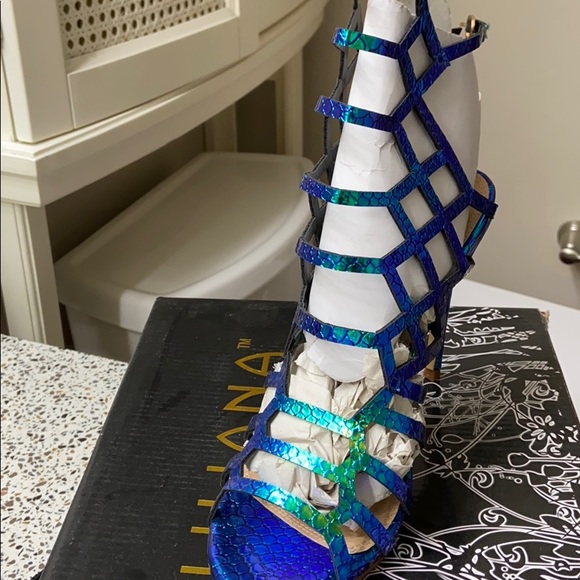 Heels - Picture 2 of 3